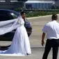 Niatnya ingin datang ke pernikahan dengan helikopter, nyawa calon pengantin perempuan ini justru melayang karena kecelakaan. 
