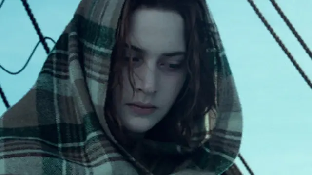 Kate Winslet sata menjadi Rose