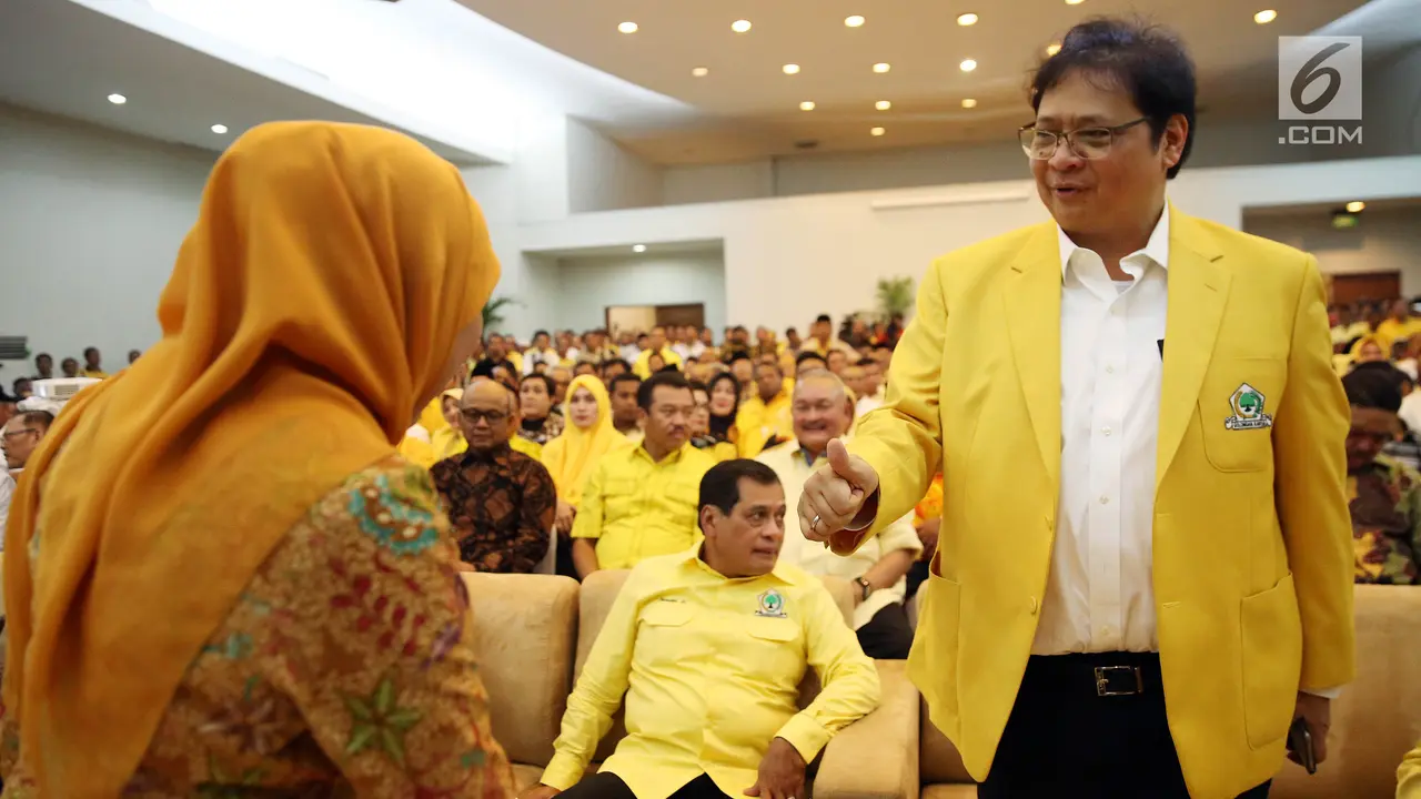 Diusung Golkar, Begini Senyum Pasangan Calon Kepala Daerah