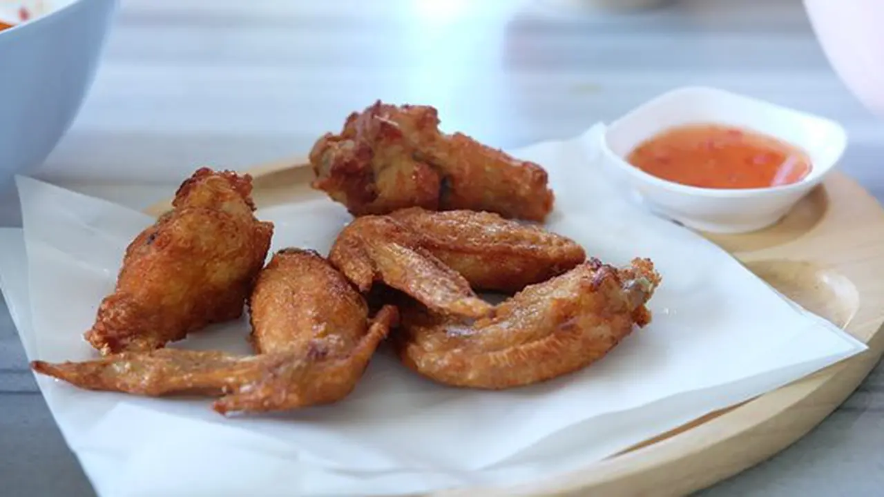 Ilustrasi ayam goreng./Copyright pixabay.com/minipukkik