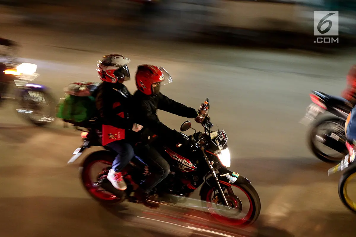 Pemudik Sepeda Motor Ramaikan Jalur Kalimalang