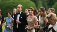 Rabu malam kemarin, Pangeran William dan Kate Middleton menghadiri gala dinner mewah di Houghton Hall. 