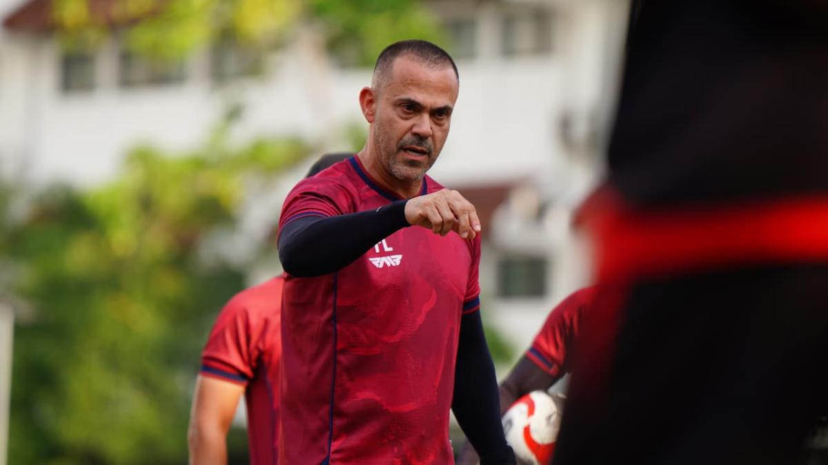 Resmi Tangani Java United FC, Fabio Lefundes Tertantang Bawa Laskar Kepodang Emas Bersaing di Super League 2026/2027