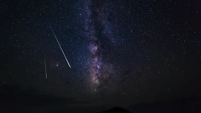 Menyaksikan hujan meteor Geminid malam ini/unsplash austin