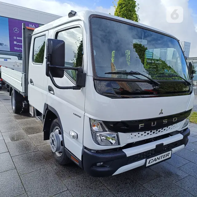 Mitsubishi Fuso Canter di ajang IAA Transportation, Hannover, Jerman.