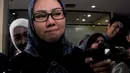 Putri Gubernur Banten itu enggan menjabarkan lebih jauh soal harta keluarganya. Ia menyarankan wartawan langsung mengonfirmasinya ke penyidik KPK, Jakarta, Rabu (15/10/2014) (Liputan6.com/Miftahul Hayat)
