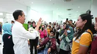 Presiden Jokowi cek pelayanan kesehatan pada peserta JKN BPJS Kesehatan di  RSUP Soeradji Tirtonegero Klaten Jawa Tengah. (Foto: Kris - Biro Pers Sekretariat Presiden)