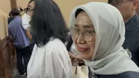 Mantan Dirut ASDP Ira Puspadewi Datang ke Sidang, Beri Semangat Nadiem Makarim