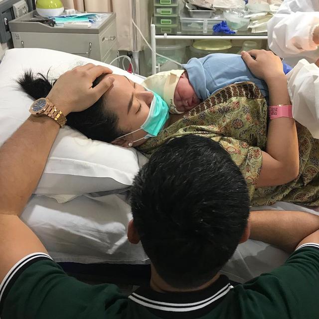 Zaskia Gotik Umumkan Nama Anak Yang Dilahirkan Prematur Showbiz Liputan6 Com Ayo turu composed by : zaskia gotik umumkan nama anak yang