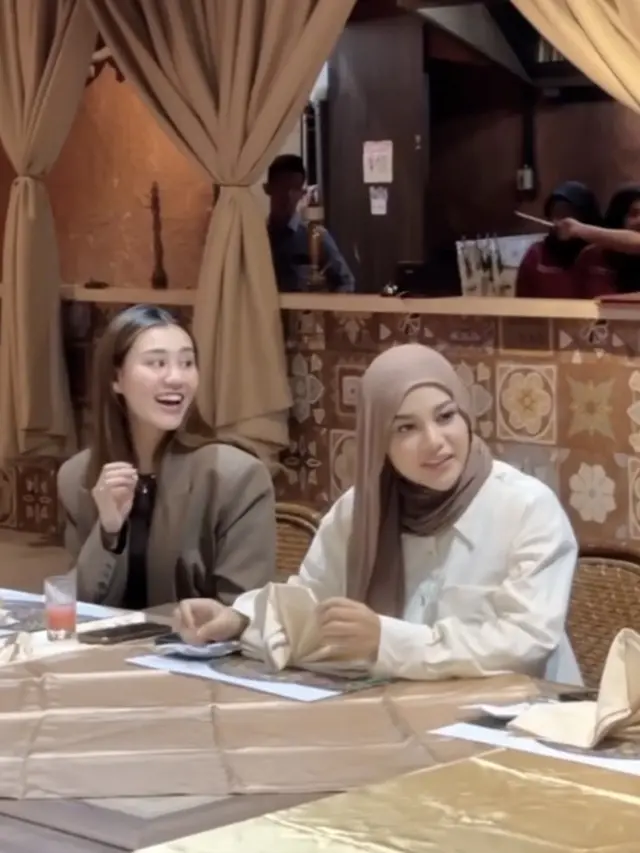 Dua Menantu Tersayang Aurel Hermansyah dan Aaliyah Massaid hadir di Kejutan Ulang Tahun Geni Faruk. [@rezaartameviaofficial]