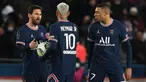 PSG berhasil memetik tiga poin saat menjamu Saint-Etienne pada laga pekan ke-26 Liga Prancis 2021/2022 yang berlangsung di Parc Des Princes, Minggu (27/02/2022) dini hari WIB. (AFP/Franck Fife)