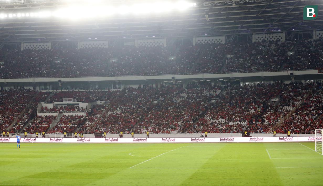 Kiper Argentina, Emiliano Martinez saat laga FIFA Matchday melawan Timnas Indonesia di Stadion Utama Gelora Bung Karno (SUGBK), Senayan, Jakarta, Senin (19/06/2023). (Bola.com/M Iqbal Ichsan)