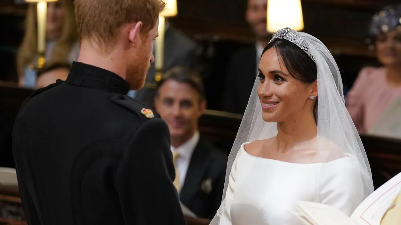 [Bintang] Pangeran Harry - Meghan Markle