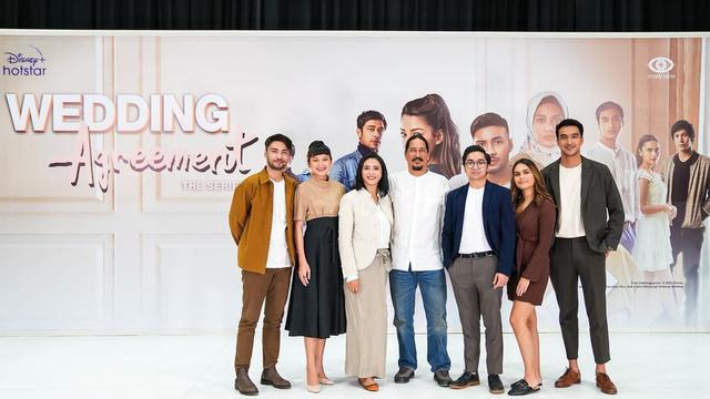 6 Potret Kompak Pemain Wedding Agreement The Series, Jadi Tontonan Favorit