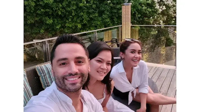 7 Potret Keseruan Cita Citata Liburan di Bali, Nikmati Sunset dan Main ATV