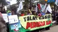Visi dan misi yang disampaikan kandidat Gubernur Kalsel dinilai mahasiswa hanya omong kosong. Karena itu masyarakat diminta pintar memilih cagub yang bersih.