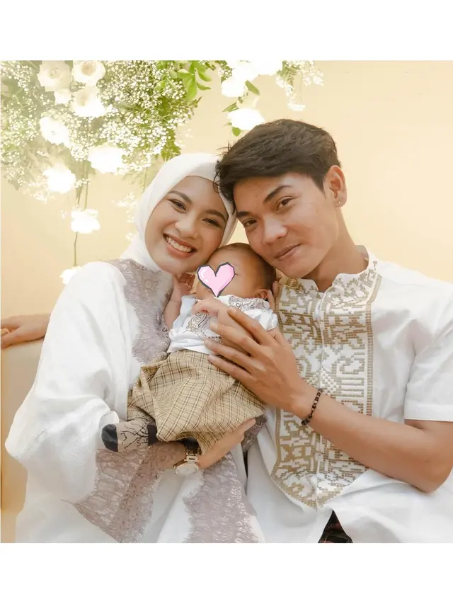 6 Momen Akikah Anak Tri Suaka dan Nabila Maharani, Bahagia Bareng Keluarga Besar