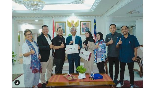 Sempat Umumkan Pisah, Ini 6 Potret Shandy Purnamasari dan Juragan 99 yang Mesra Lagi