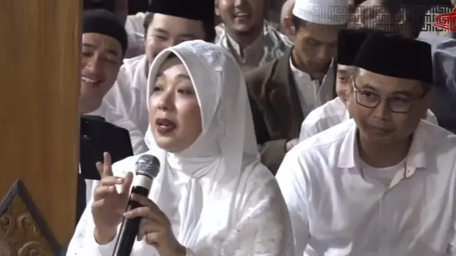 Soimah lantunkan langgam Jawa di pengajian (Instagram/showimah)