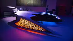 Kendaraan Bathammer digunakan dalam film "Batman & Robin" tahun 1997 Warner Bros VIP Studio Tour "The Batman Exhibit" di Burbank, California (26/6/2014) (REUTERS/Mario Anzuoni)