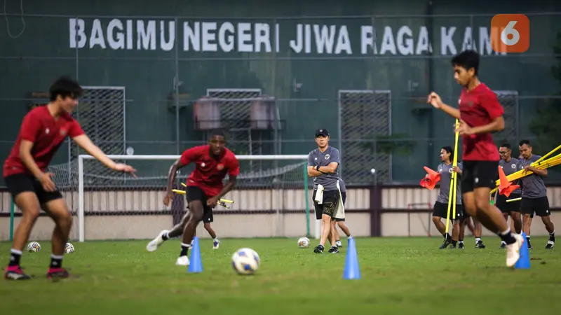 Latihan Timnas Indonesia Senior dan Timnas Indonesia U-20