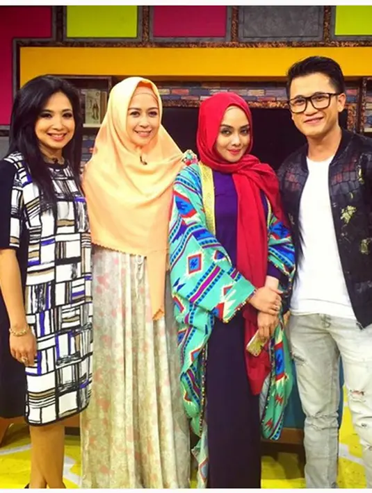 Meski selama ini ia sedang menunggu untuk dilamar oleh kekasihnya tersebut, Terry Putri harus bersabar terlebih dulu. Lantaran proses lamaran itu hanya untuk kepentingan program televisi swasta tersebut. (dok. Instagram/terryputri)