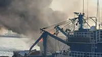 Kapal Terbakar di Muara Baru, Jakarta Utara (Antaranews)