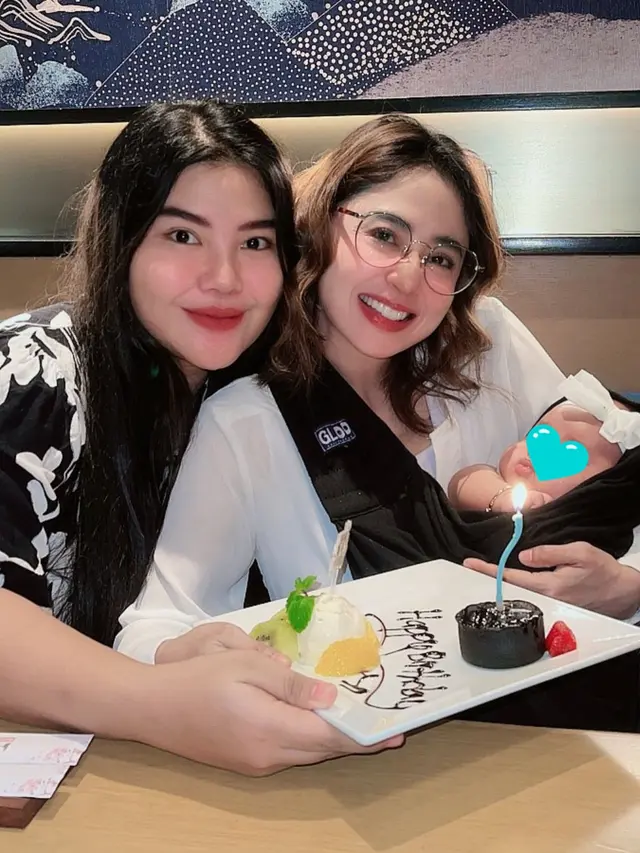 6 Potret Dewi Perssik Ikut Rayakan Dua Bulan Usia Cucunya, Borong Banyak Baju