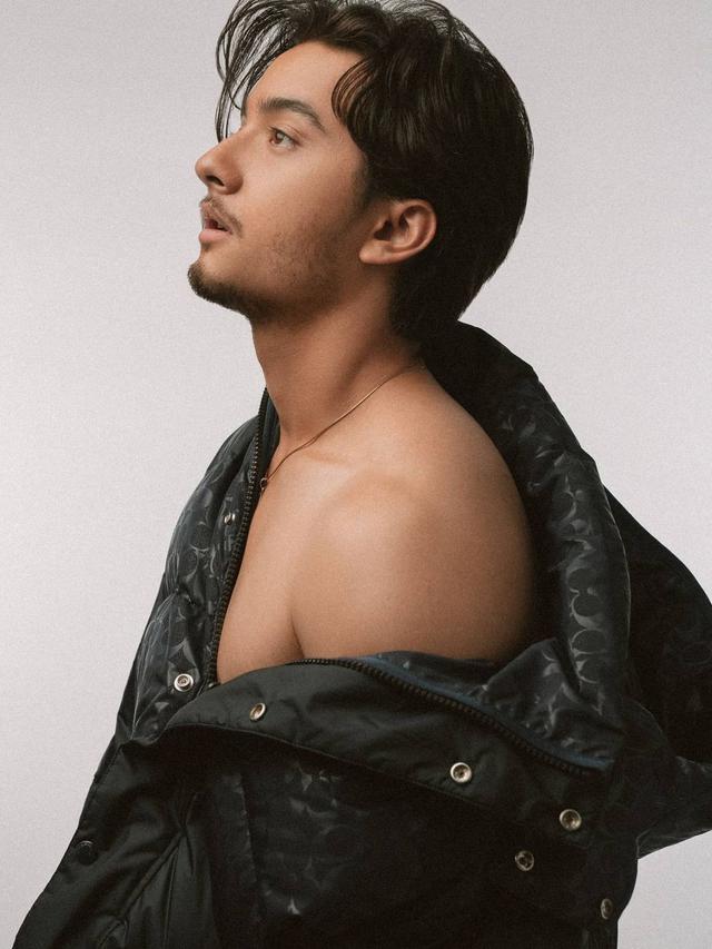 Gaya Pemotretan Adhisty Zara Bareng Bryan Domani dan Kevin Ardilova. (Sumber: Instagram/winstongomez)