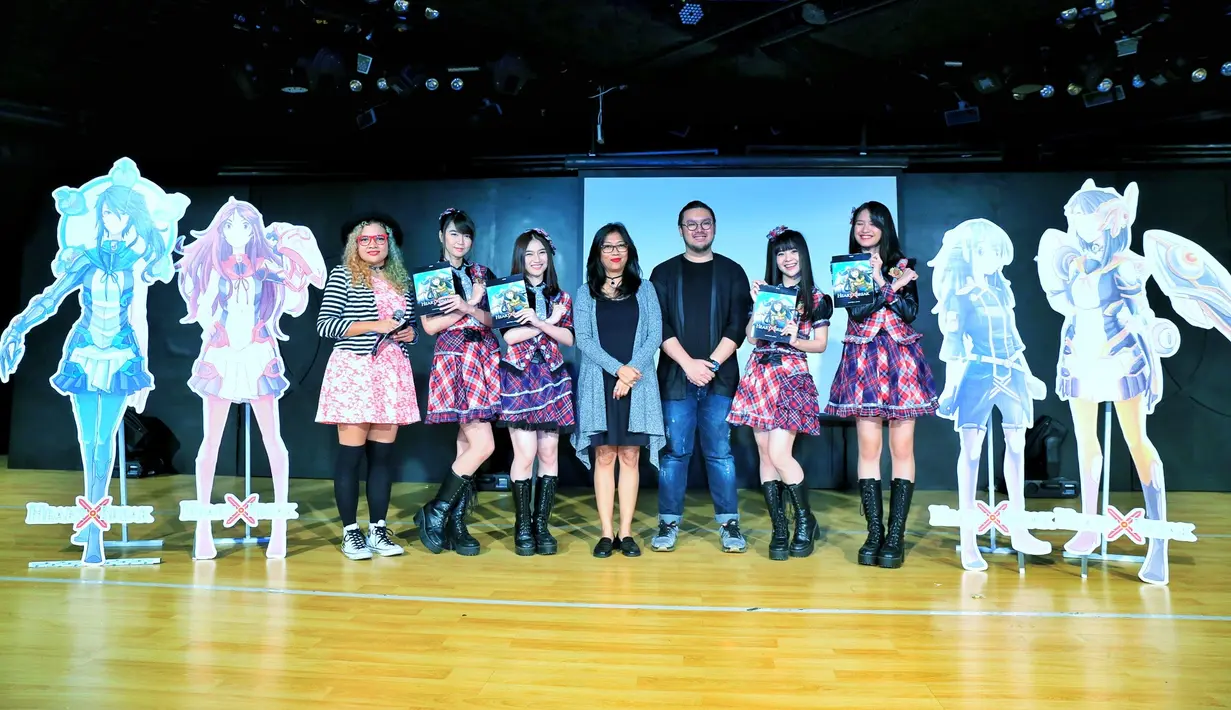 Komik 'HeartXBreak' itu hasil kerja sama Manajemen JKT48 dan Kosmik. Setidaknya, 32 mamber masuk dalam karakternya. Menjadi pahlawan super dalam komik itu. (Adrian Putra/Bintang.com)