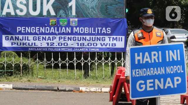 FOTO: Pengendalian Mobilitas Ganjil Genap Pengunjung TMII