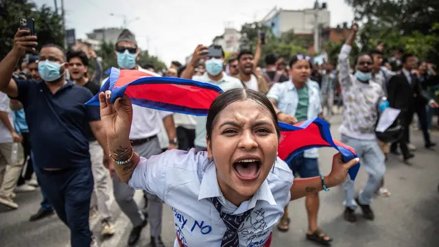 Ribuan Anak Muda Nepal Turun ke Jalan Tolak Pembekuan Media Sosial