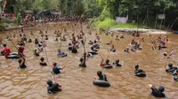Tradisi Nariuk, Teknik Unik Tangkap Ikan Masyarakat Suku Dayak