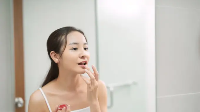 Rahasia Mencerahkan Bibir Gelap Jadi Pink Alami, Yuk Intip 6 Tipsnya!