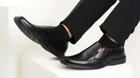 6 Sepatu Pantofel Pria untuk Tampilan Resmi yang Stylish