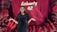 6 Potret Dekorasi Pesta Ultah Ashanty ke-42 yang Elegan, Bernuansa Cherry Merah