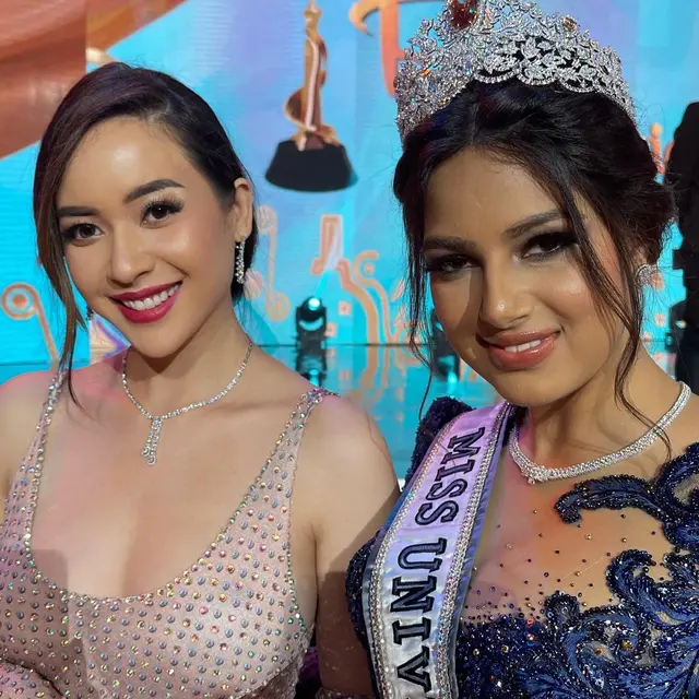 [Fimela] Penampilan Elvira Devinamira saat hadir di Malam Puncak Pemilihan Puteri Indonesia 2022