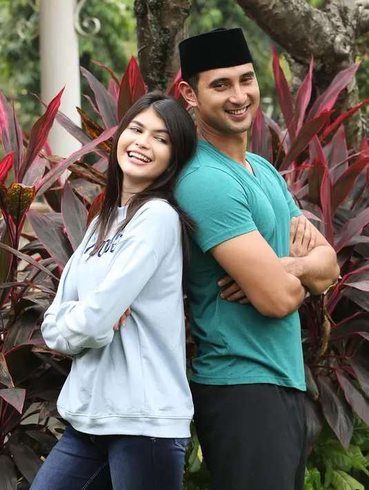 "Aku suka banget sama Ilham. Selalu samperin Ilham. Tapi mamaku suka larang aku ketemu Ilham. Itu intriknya sih," tutur Agatha. (Bambang E.Ros/Bintang.com)