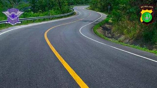 4. Satu Garis Kuning Tanpa Putus