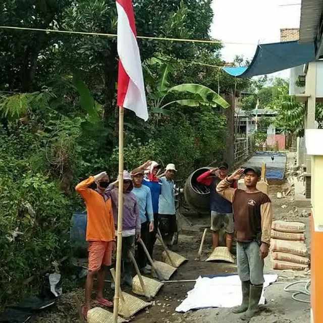 6 Potret Kuli Bangunan Upacara HUT Kemerdekaan RI Ini Penuh Rasa Bangga