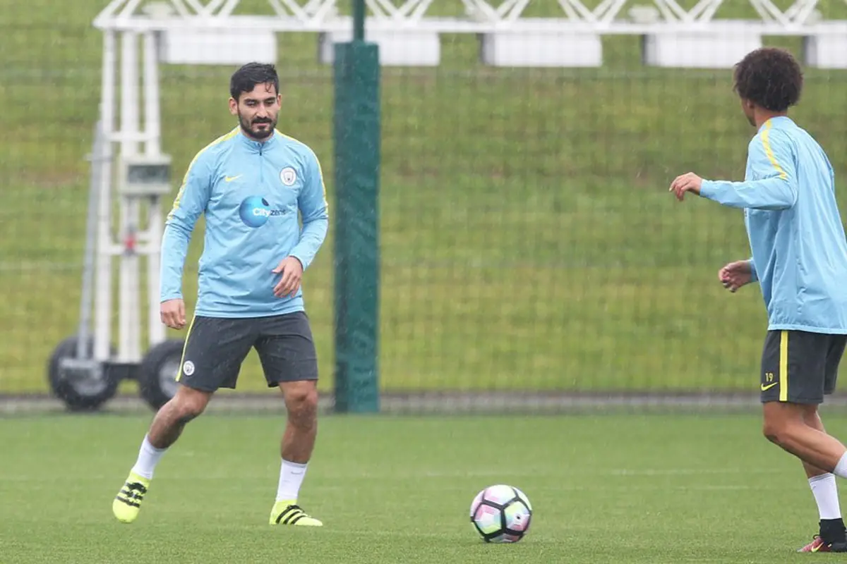 Ilkay Gundogan dan Leroy Sane (mancity.com)