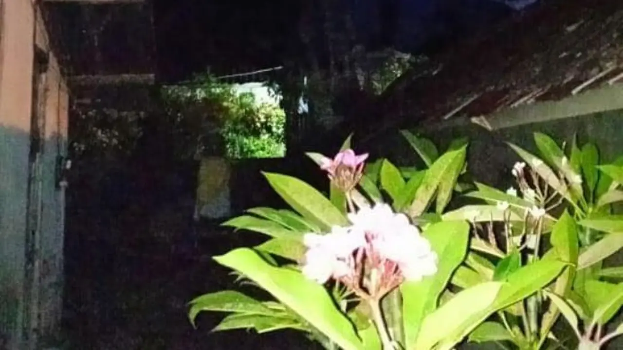 Gunung Agung kembali erupsi pada 28 Juni 2018 petang