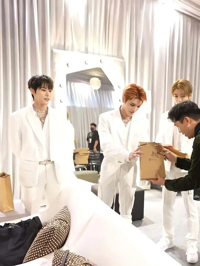 7 Momen Jerome Polin dan Jessica Jane Bertemu NCT 127, Bikin Konten Bareng