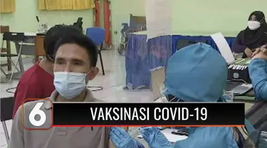 Menjelang HUT Ke-31 SCTV, Yayasan Pundi Amal (YPP) SCTV-Indosiar bekerjasama dengan Kelurahan Bendungan Hilir menggelar vaksinasi Covid-19 di Kecamatan Tanah Abang, Jakarta Pusat.