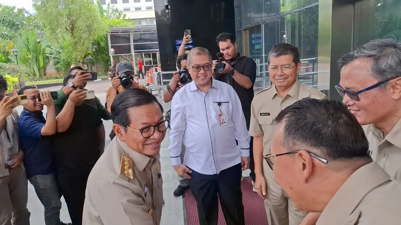 Gubernur DKI Jakarta Pramono Anung mendatangi gedung KPK, Senin (24/3/2025).