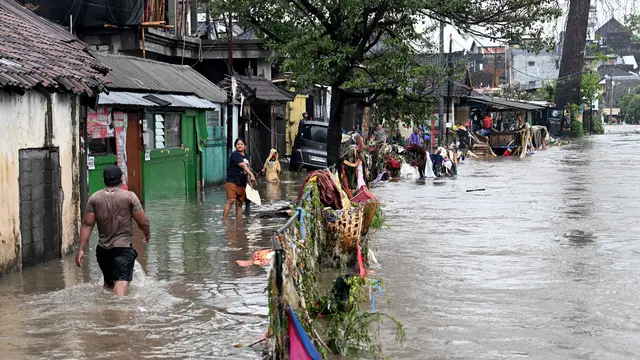 Banjir Rendam Sejumlah Wilayah di Bali, Denpasar Lumpuh