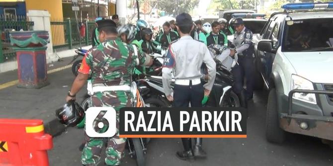 VIDEO: Razia Parkir, Pengendara Ribut dengan Anggota TNI