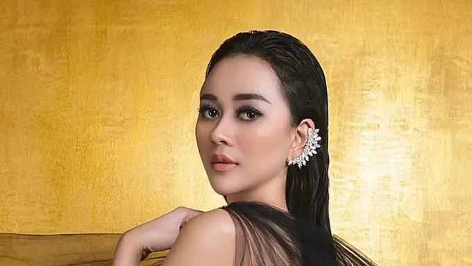 [Bintang] Aura Kasih