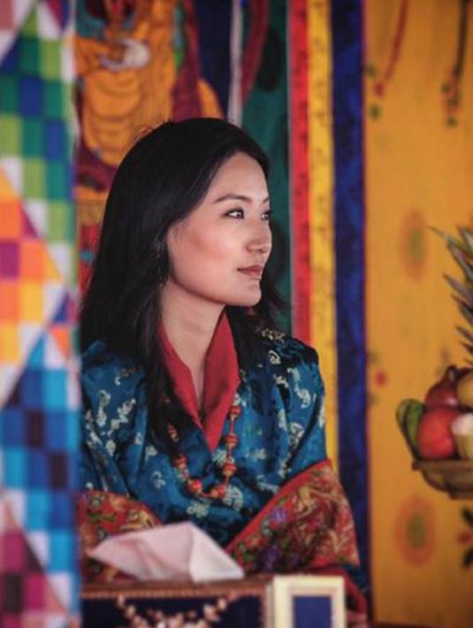 Selain menjadi ibu dan juga ratu, Jetsun Pema aktif di bidang kemanusiaan. Ratu yang juga menyukai olah raga ini juga ikut terlibat di sejumlah badan organisasi amal. (instagram.com/her_majesty_queen_of_bhutan)
