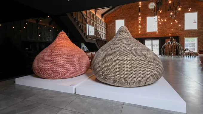 Breast Stupa Valentino, Kreasi Seni Seniman Asal Thailand dengan Pola Valentino yang Khas